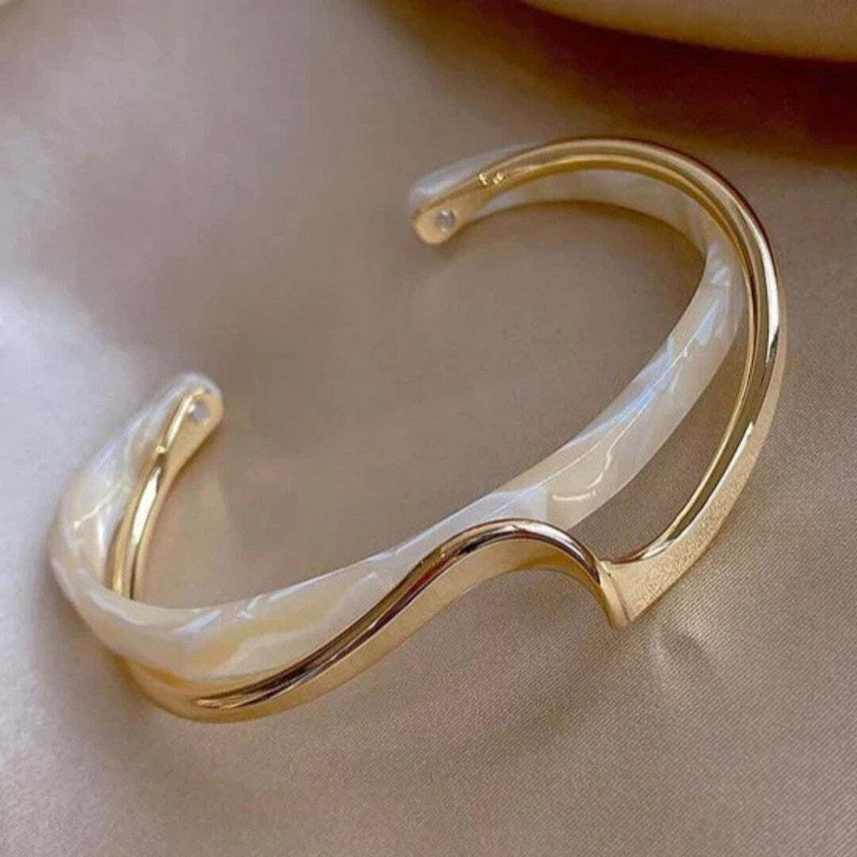 Alberta - Wave Cuff Bracelet