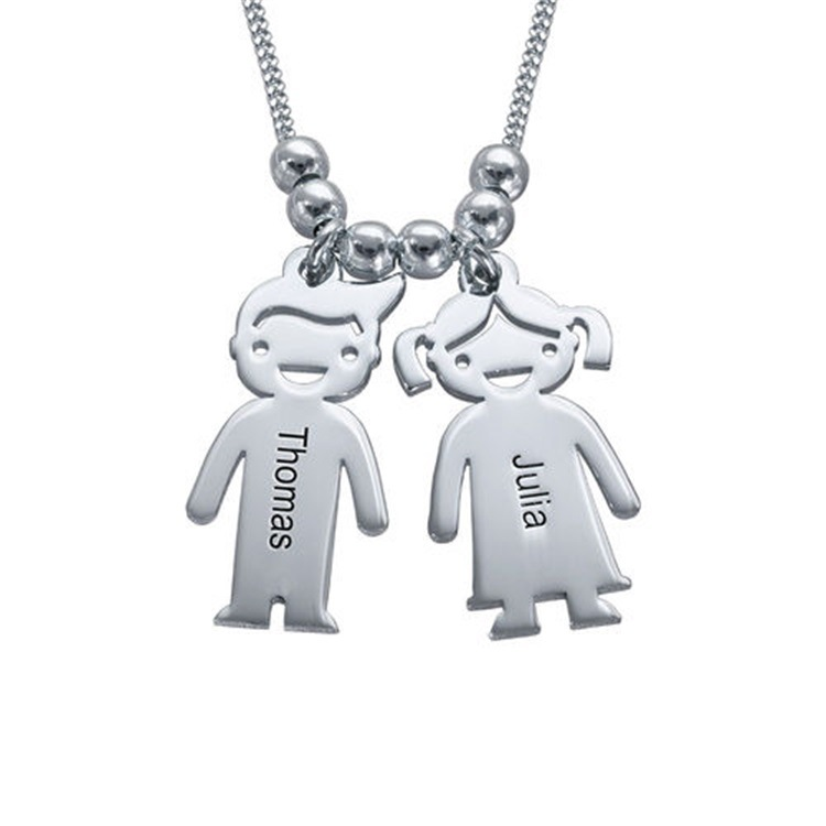 Caitlin - Mom Necklace with Engraved Kid Charms