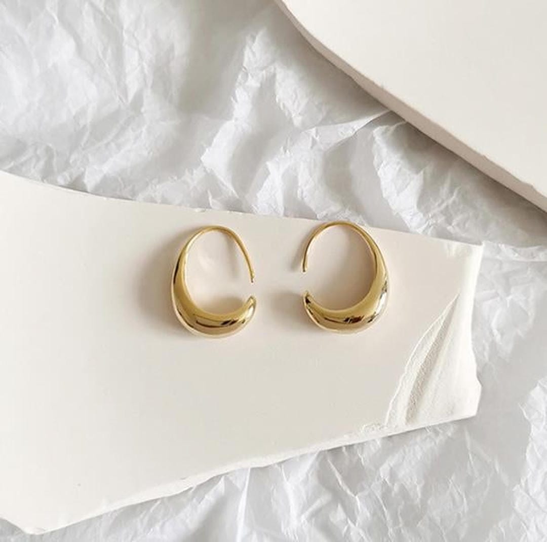 Violet - Oval Hoop Earrings