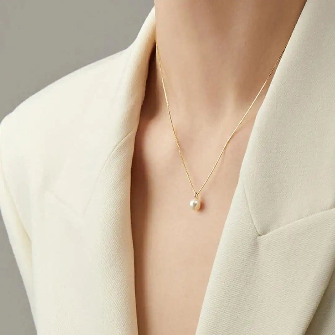 Antoinette - Faux Pearl Pendant Necklace