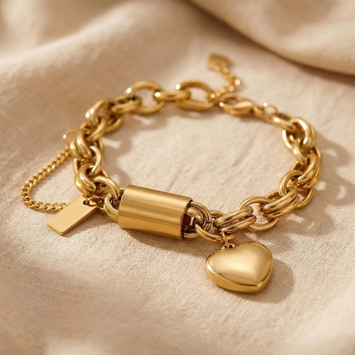 Anita - Chunky Heart Charm Bracelet