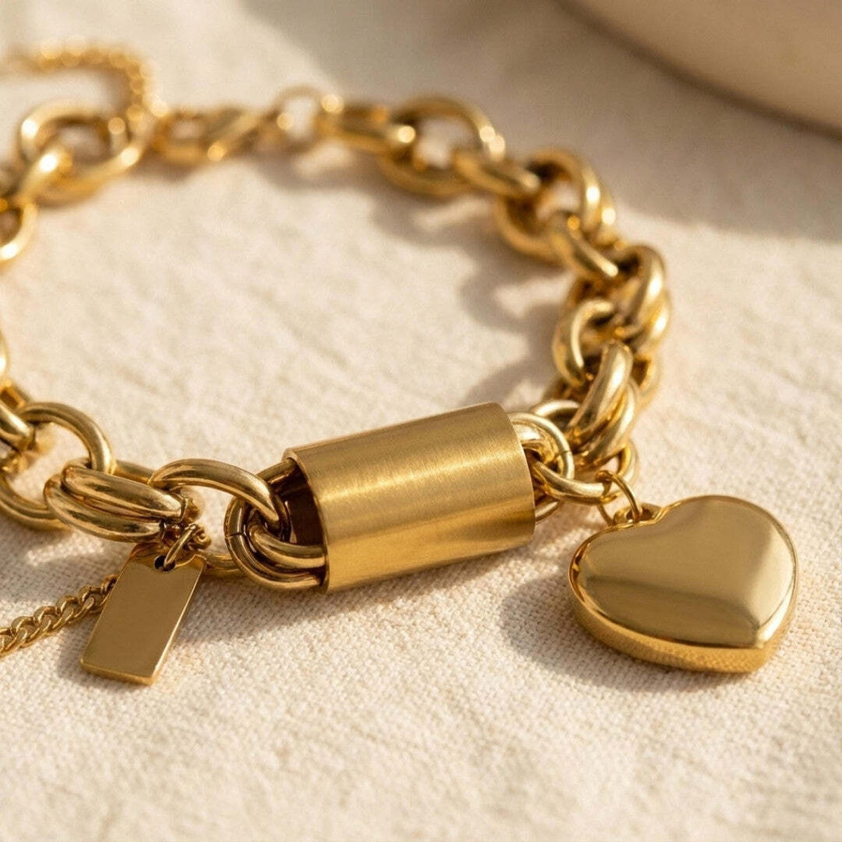 Anita - Chunky Heart Charm Bracelet