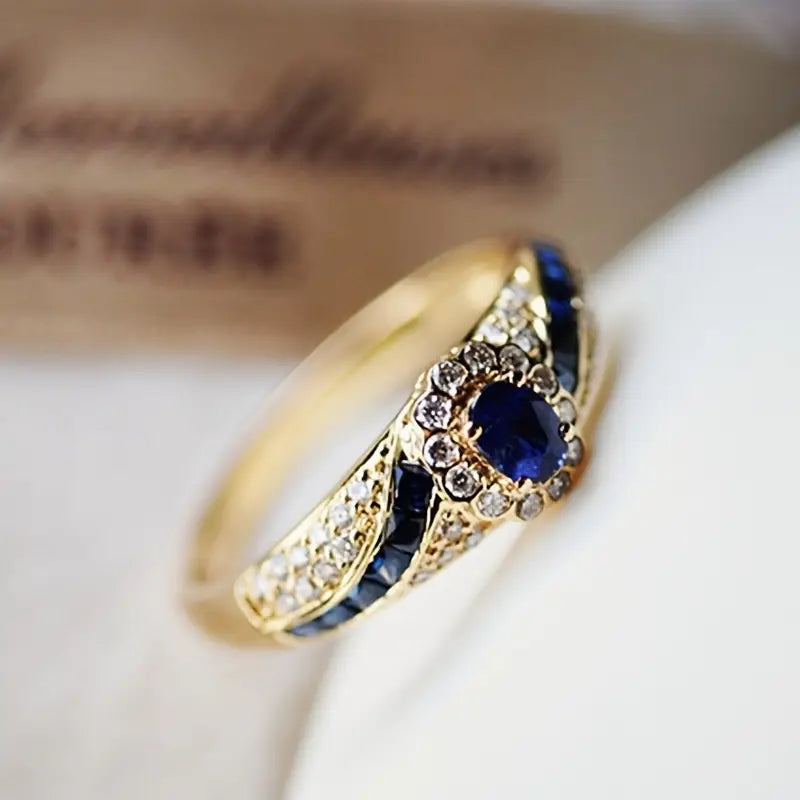 Leslie - Sculpted Gold Statement Ring