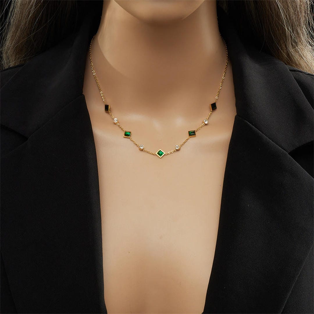 Ramona - Green Stone Station Necklace