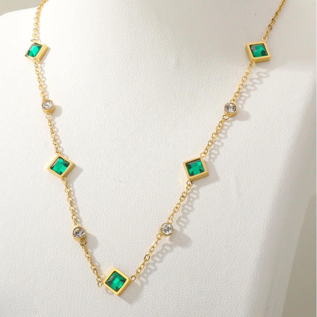 Ramona - Green Stone Station Necklace