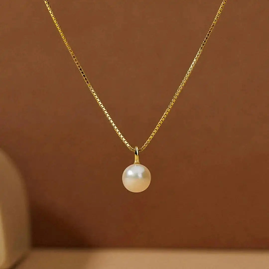Antoinette - Faux Pearl Pendant Necklace