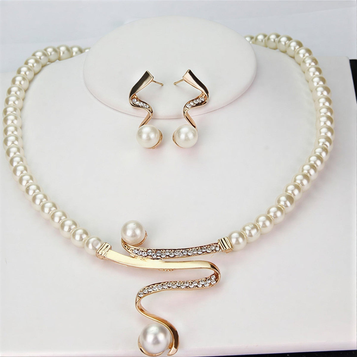 Lily - Pearl Style Necklace and Earrings Set