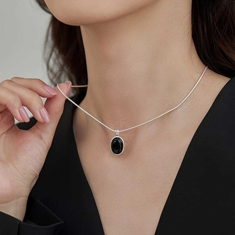 Pamela - Black Oval Pendant Necklace