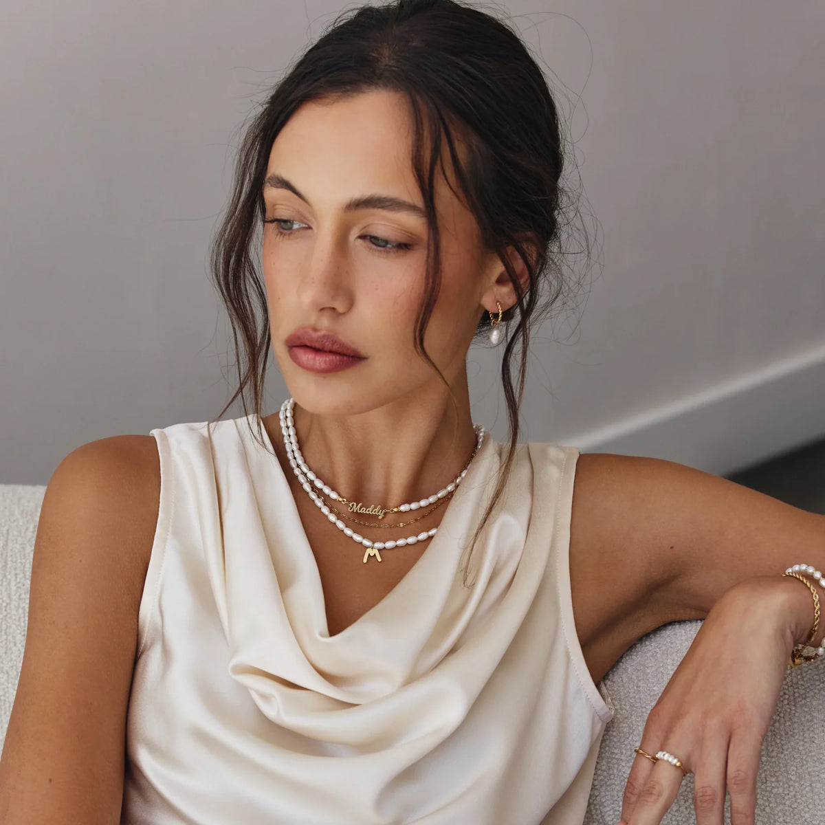 Chloe - Custom Name Pearl Style Necklace